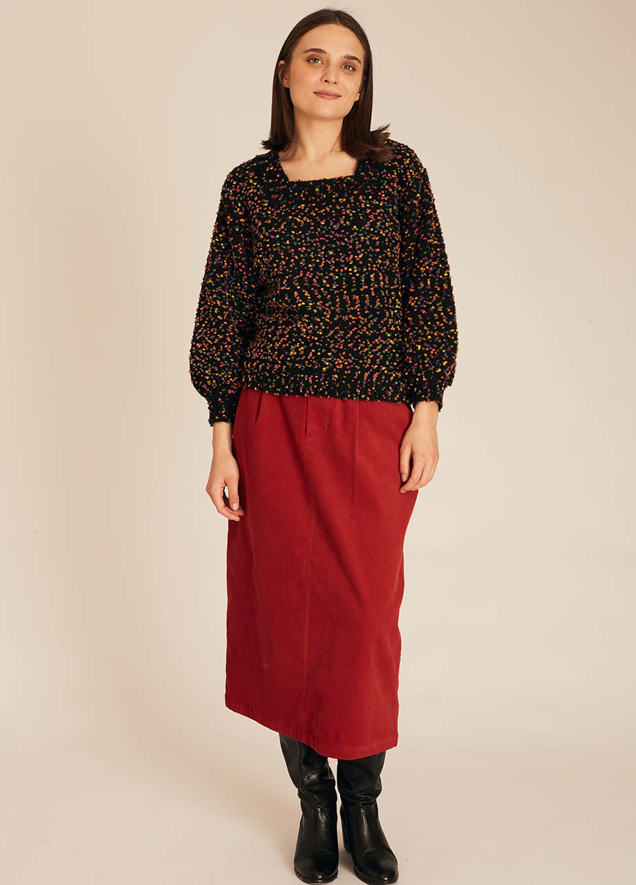 MAGLIA CON POMPON COLLO QUADRATO NERO