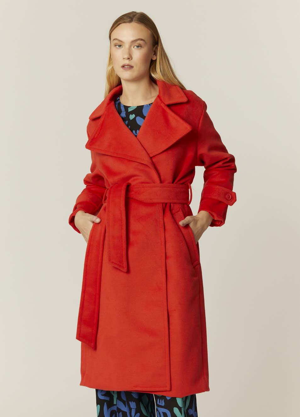 ABRIGO CRUZADO ROJO